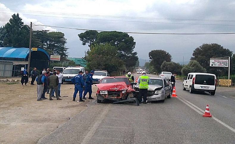 İzmir'de trafik kazası: 7 yaralı