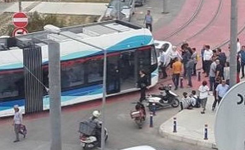 İzmir'de tramvay kazası