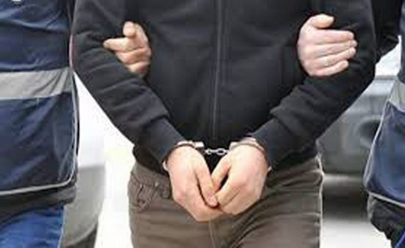 İzmir'de uyuşturucu operasyonlarında 4 kişi gözaltına alındı