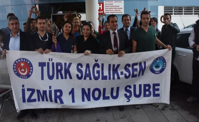 İzmir'deki 'sağlık' skandalına sendikadan simitli protesto