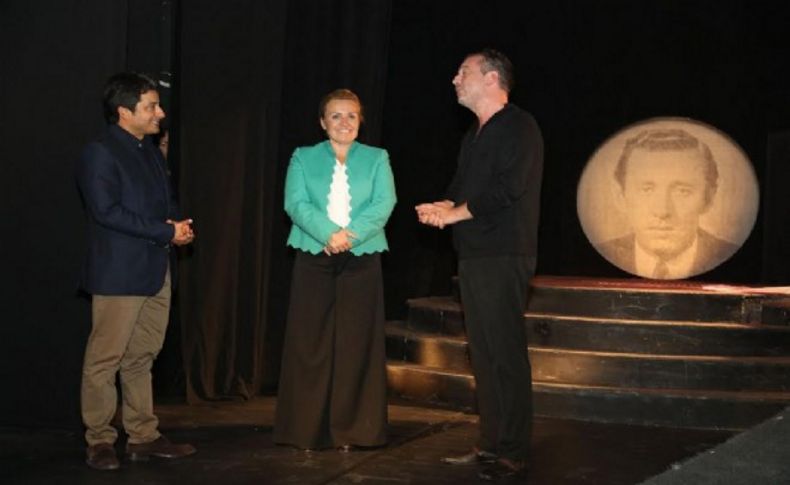 İzmir Devlet Tiyatrosu sezonu Urla’da açtı