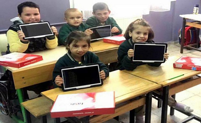 İzmir EBA, özel eğitim sınıflarına tablet dağıttı