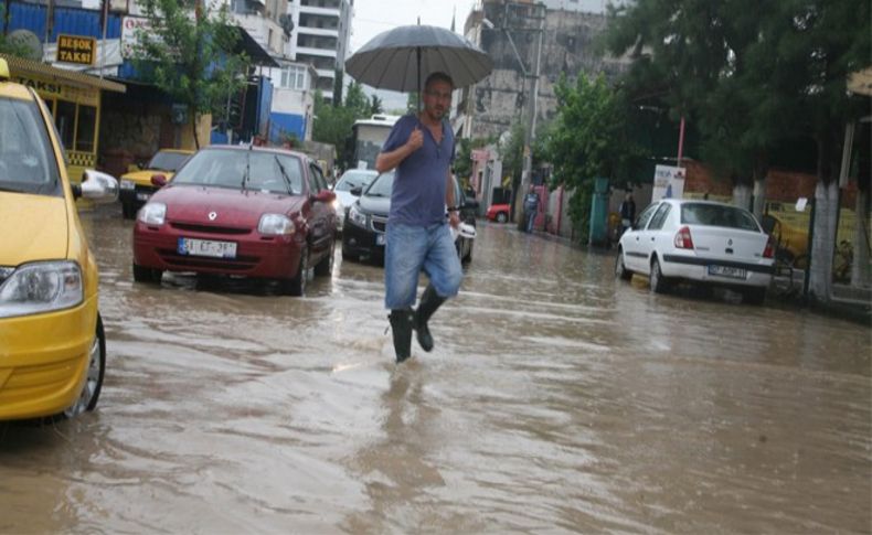 İzmir Valiliği'nden sel uyarısı