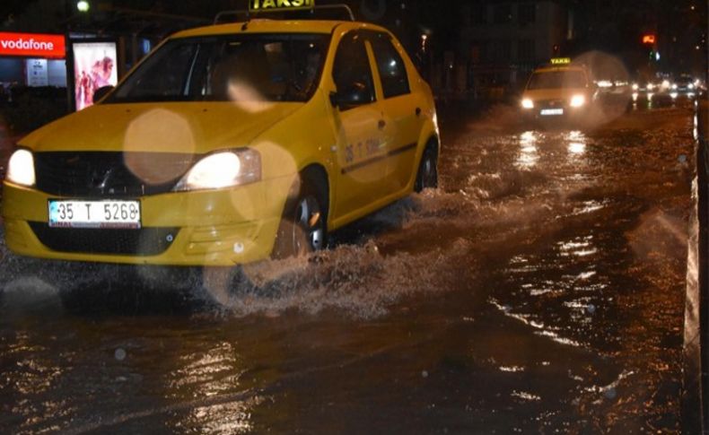 İzmir yağmura teslim