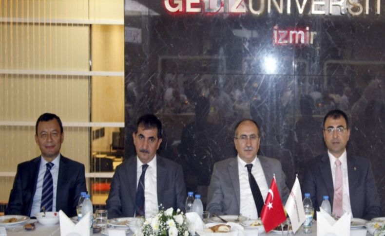 İzmir Valisi Toprak: Gediz Üniversitesi ülkemizin yüzakı