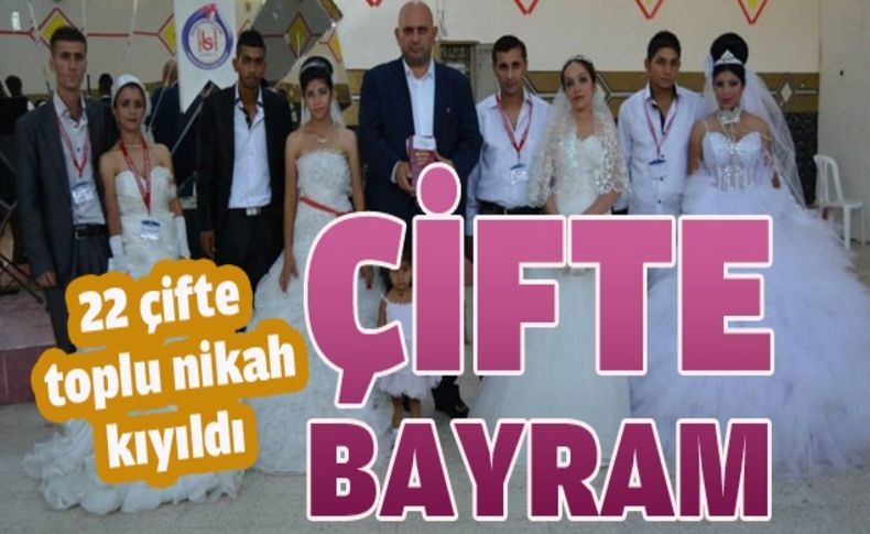 İzmir'de 22 çifte toplu nikah kıyıldı