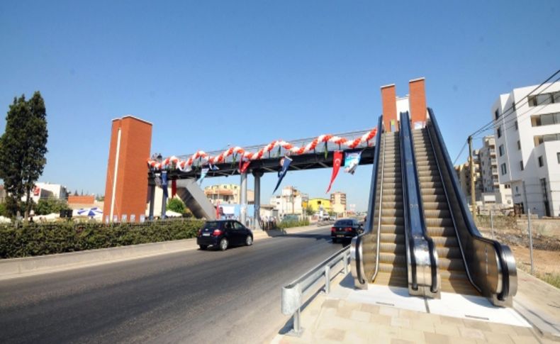 İzmir'de Akçay ve Anadolu caddelerine yeni üstgeçitler yapılacak