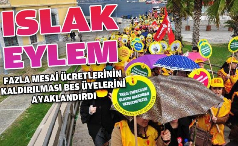 İzmir'de bes üyelerinden sağanak yağmur altında eylem