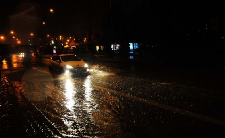 İzmir'de sağanak sonrası aynı tablo