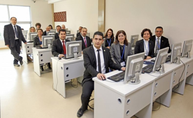 İzmir’in öğrencileri siber zorbalıktan 350 öğretmen tarafından korunacak