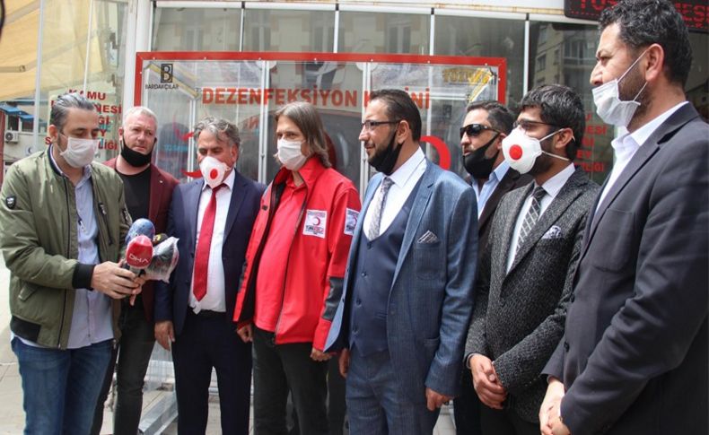 İzmirli iş insanı Kızılay'a dezenfeksiyon tüneli bağışladı