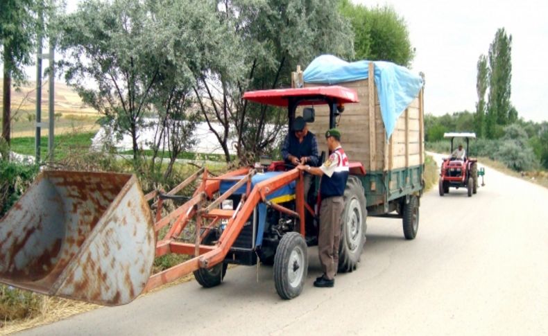 Jandarma timleri 'hasat' trafiğini denetledi