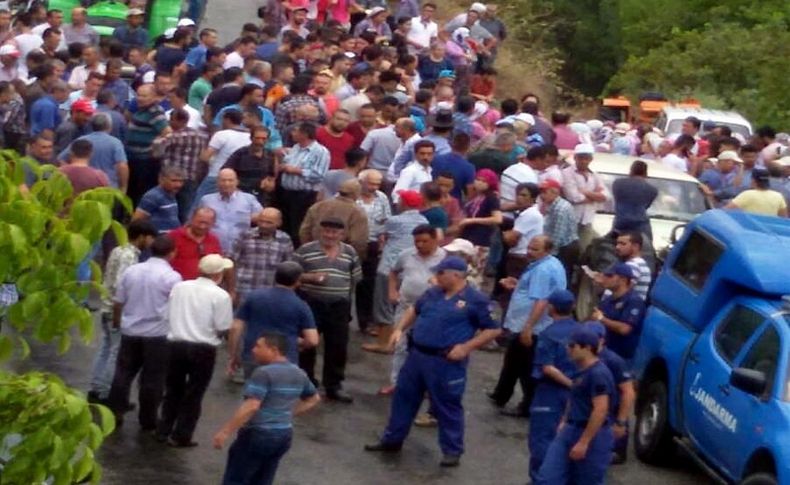 Jeotermal tesis istemeyen mahalleli, görevlileri alıkoydu