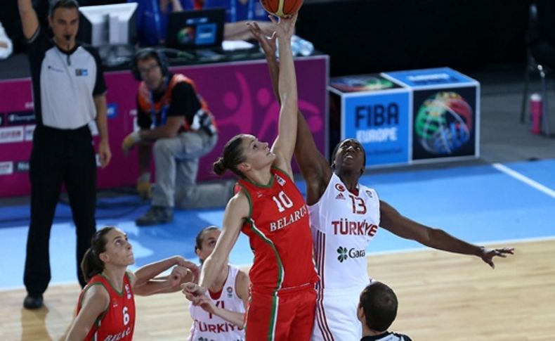 Kadın Basketbolcular Belarus'u 55-41 yenerek yarı finale çıktı