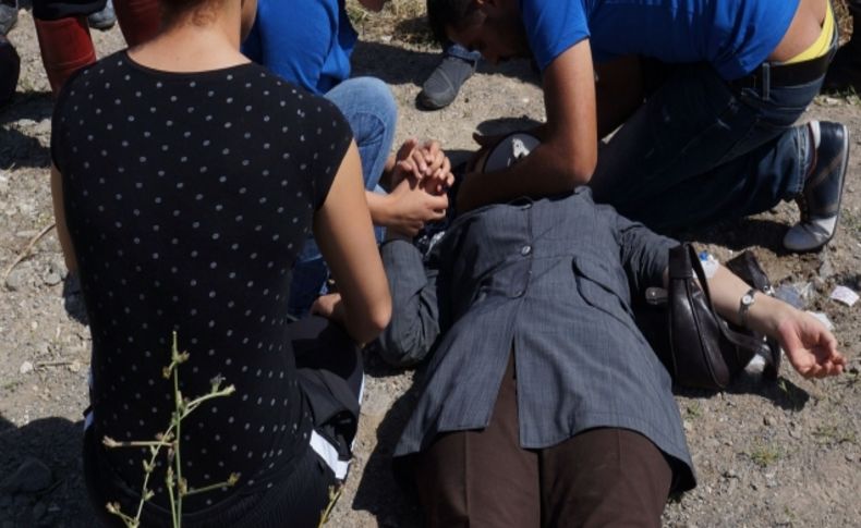 Kadın işçileri taşıyan minibüs takla attı: 20 yaralı