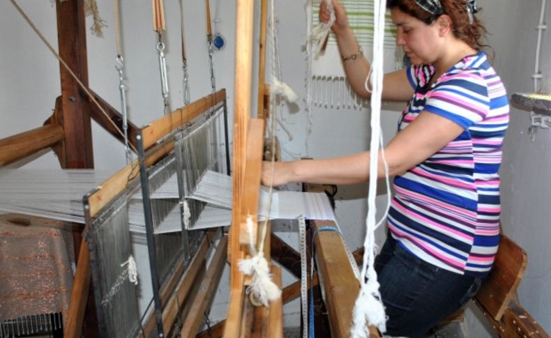 Kadınları istihdama kazandırmak için Manisa Bezi Dokuma Kursu açıldı