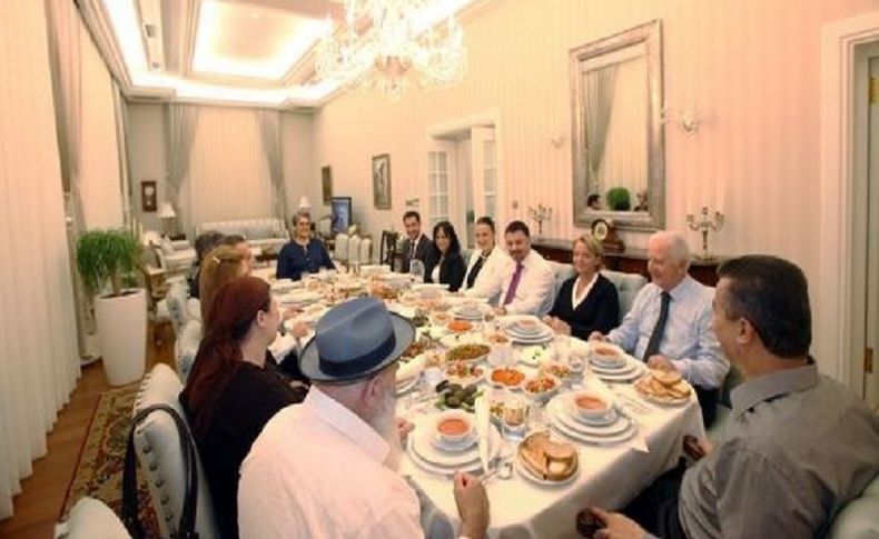 Kanaat Önderleriyle Biraraya Gelen Vali Lekesiz: 