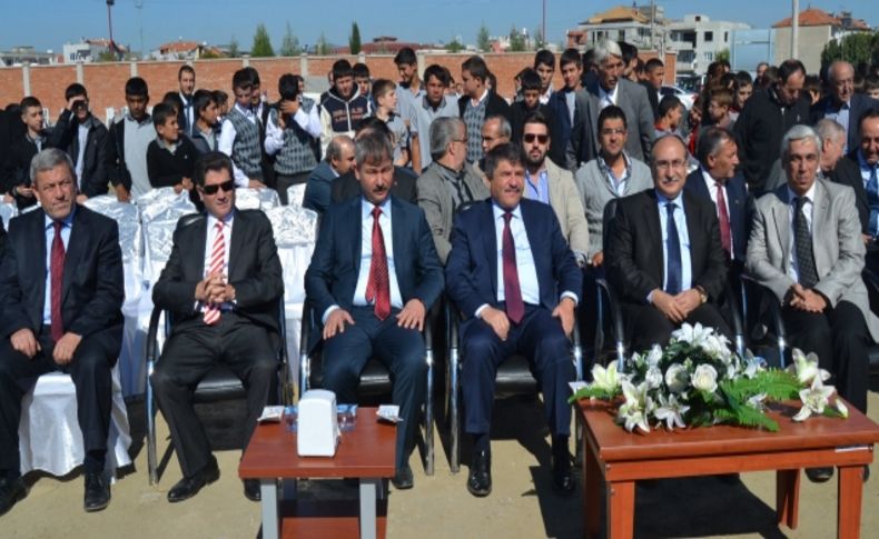 Kapalı spor salonunun temeli atıldı