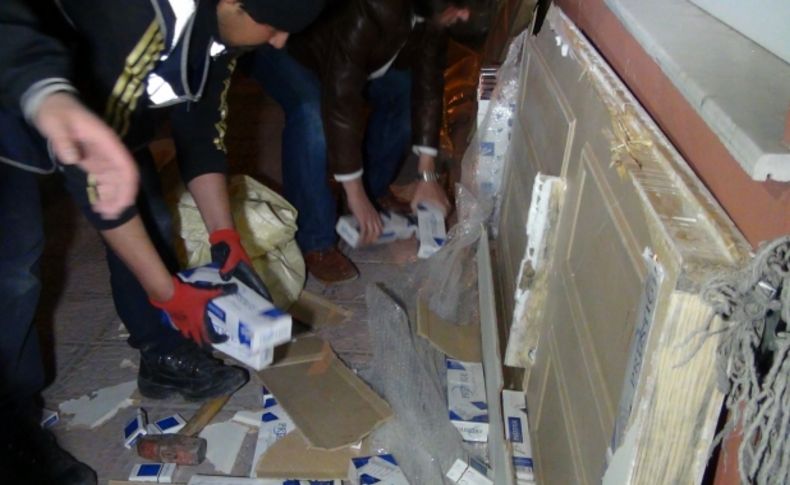 Kapıların içine zulalanmış 72 bin paket kaçak sigara ele geçirildi