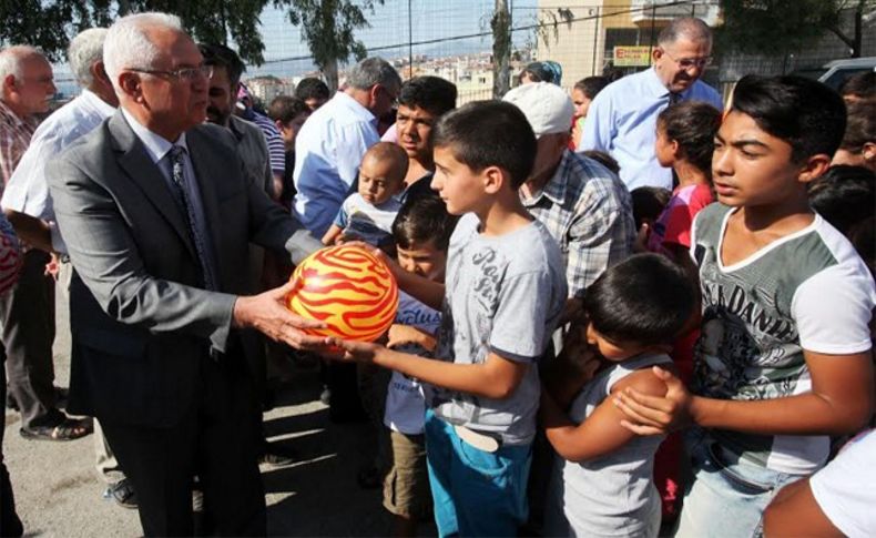 Selvitopu’ndan çocuklara Bayram hediyesi