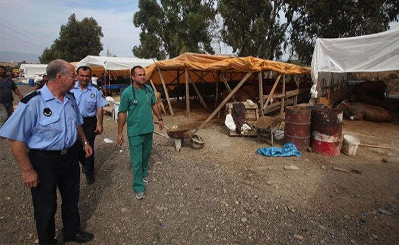 Karabağlar’da kurban satış ve kesim yerleri denetleniyor