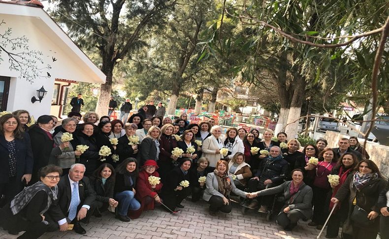 Karaburun’a 'kadın' çıkarması