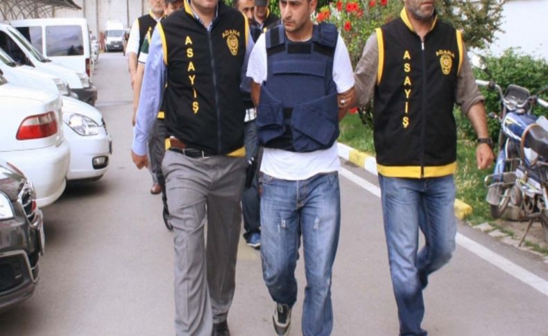 Kardeşini öldüren şahsı taşıyan polis aracına el bombası atacaktı