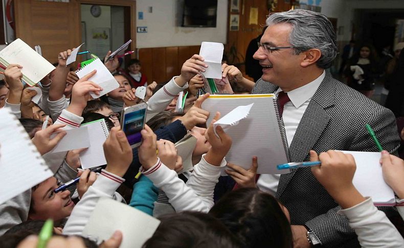 Karşıyaka Belediyesi’nden bin öğrenciye burs