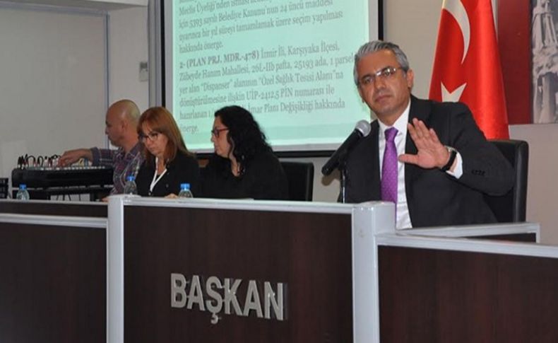 Karşıyaka'da gergin meclis: Akpınar'dan Mertoğlu'na konuşma yasağı
