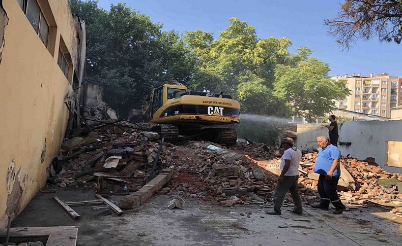 Karşıyaka’da metruk bina mücadelesi