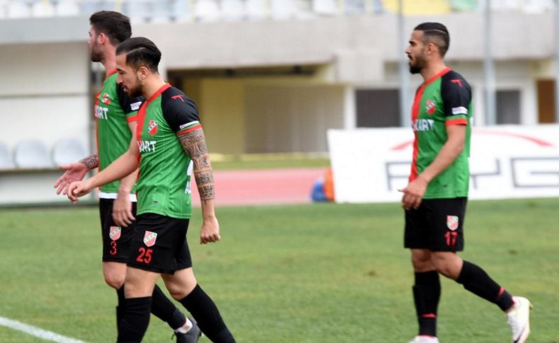 Karşıyaka'da sıra futbolda