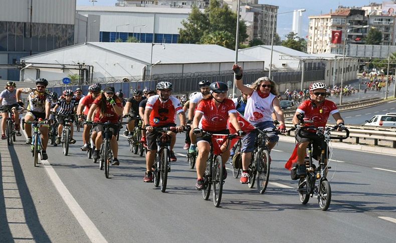 Karşıyaka'dan Alsancak'a 'zafer sürüşü'