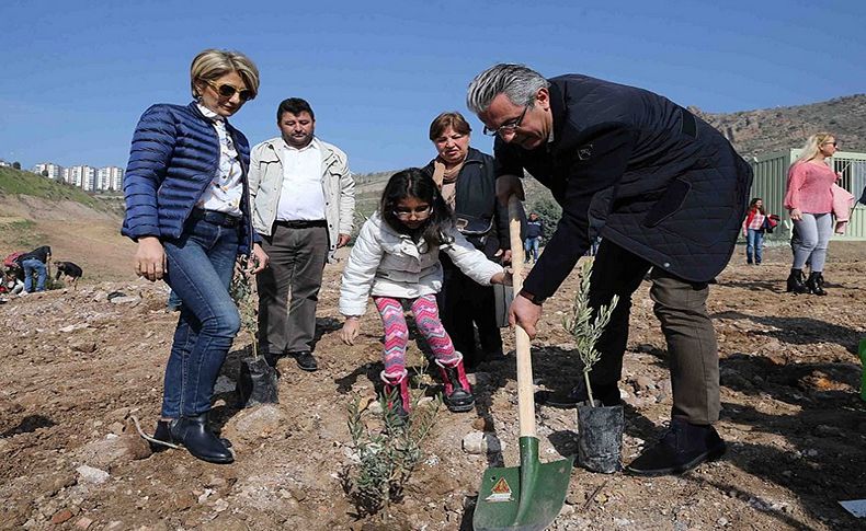 Karşıyaka’nın Kentsel Dönüşüm Ormanı’na 1500 fidan!