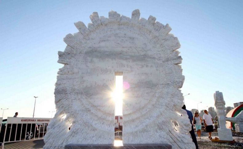 Karşıyaka'nın taş heykel heyecanı başladı