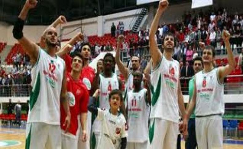 Karşıyaka baskette Pınar'a emanet