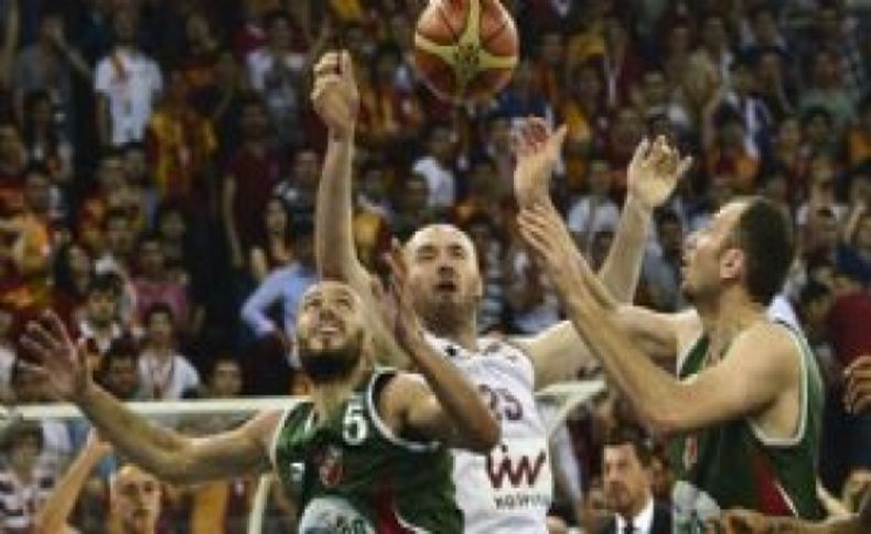 Karşıyaka evinde de mağlup: 59-64