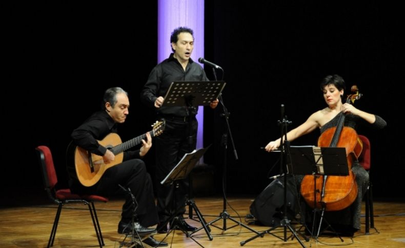 Karşıyaka opera ve tiyatro’da  alkış sesleri eksik olmuyor