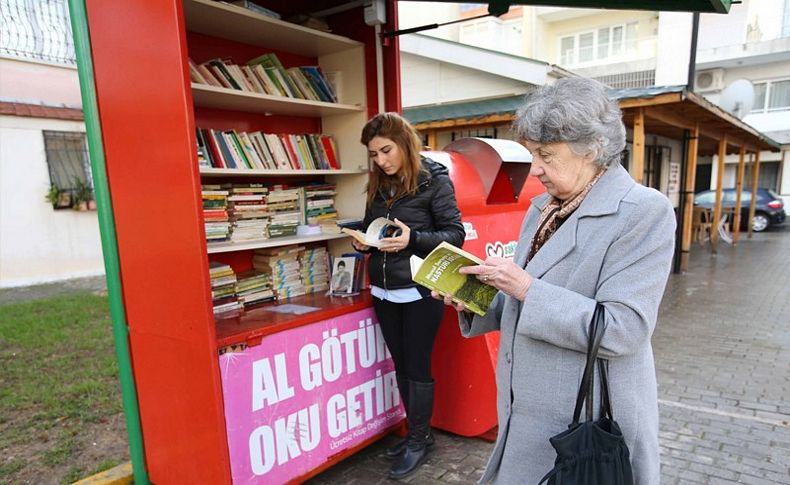 Karşıyakalılar kitap değişimini çok sevdi