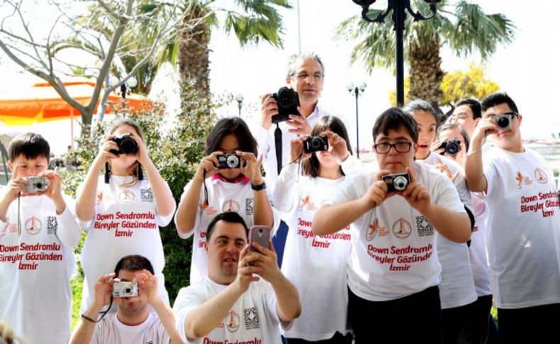 Özel gençler İzmir’i fotoğraflıyor