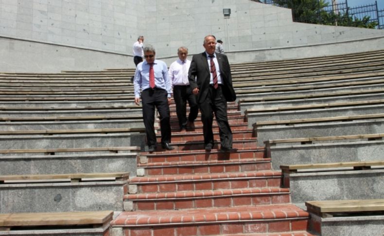 Kasap: Amfi tiyatronun eksikleri tamamlanırsa devralırız