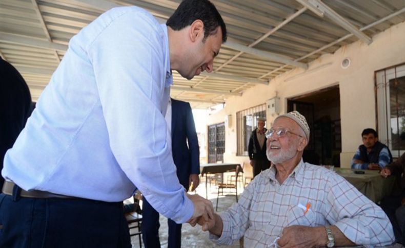 AK Partili Kaya memleketi Torbalı'ya gitti: Hemşehrileriyle kucaklaştı