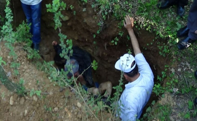 Kayıp kişinin cesedi ormanda çukurda bulundu