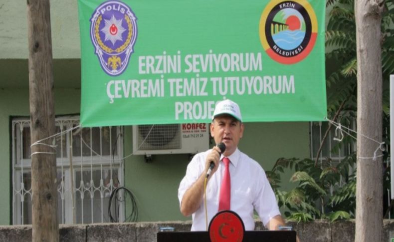 Kaymakam, belediye başkanı, emniyet ve milli eğitim müdürü çevre temizliği yaptı