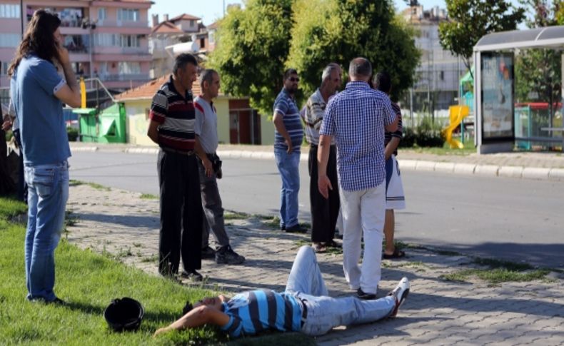 Kazada motosiklet sürücüsü 10 metre sürüklendi