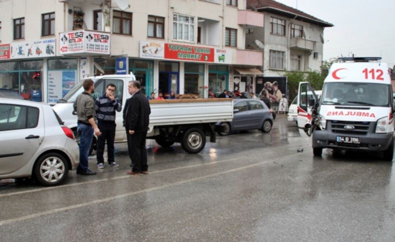 Kazaya müdahaleye giden 112 ekibi kaza yaptı