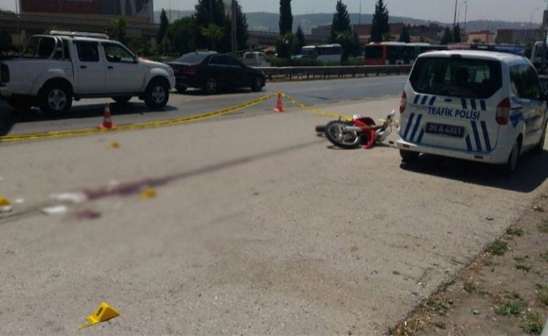İzmir'de uygulama yapan polise motosiklet çarptı
