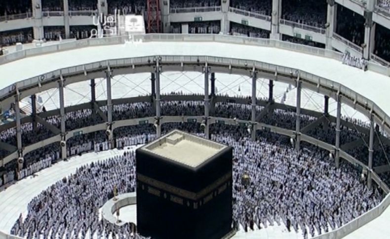 Kabe'de Ramazan'ın son Cuma'sı kılındı