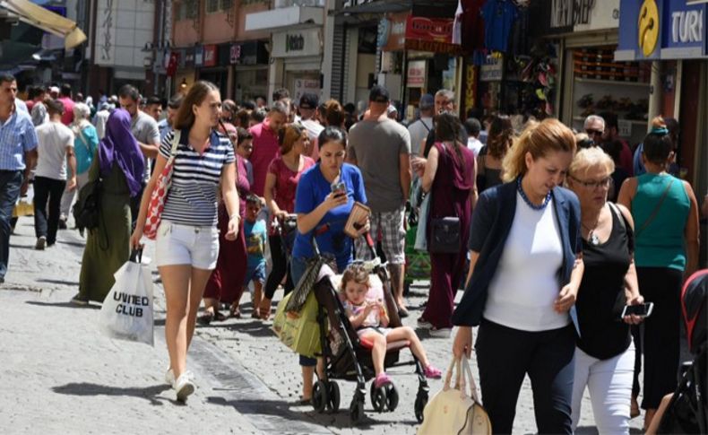 Kemeraltı'na gurbetçi morali