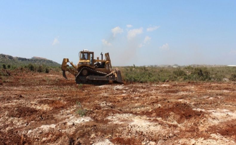 Kepez’den Aksu ilçesine yol açmak için dozer desteği