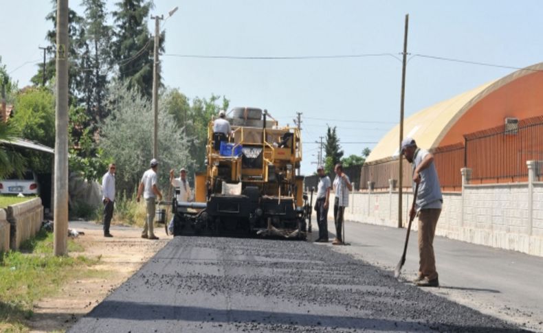 Kepez’den iki mahalleye 10 bin ton sıcak asfalt